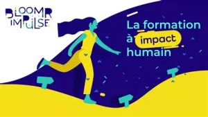 visuel représentant Bloomr Impulse et ses formations avec une femme brune aux cheveux longs marchant avec légèreté sur un sentier